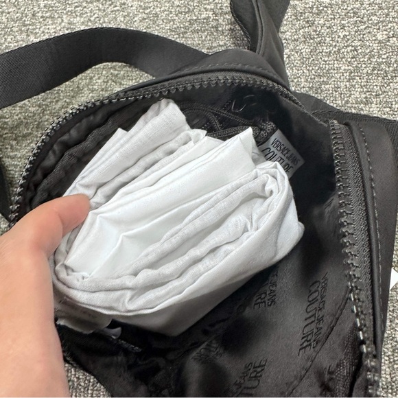 Versace jean . - Picture 4 of 7